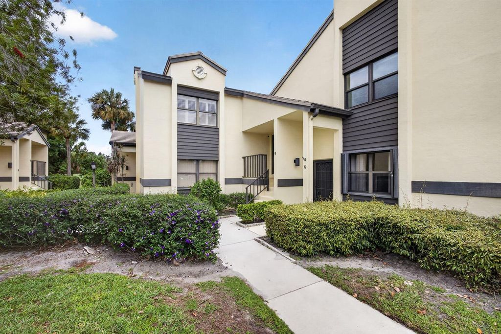 3961 SW Greenwood Way G, Palm City, FL 34990