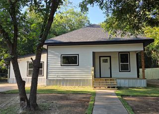 1745 E Cherry, Paris, TX 75460