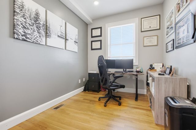 89 Prescott St B, Boston, MA 02128