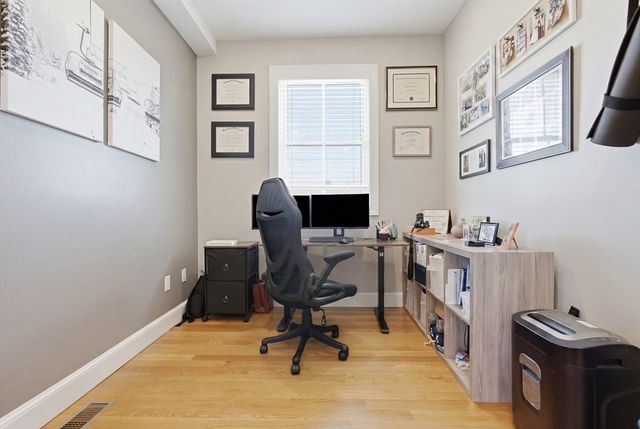 89 Prescott St B, Boston, MA 02128