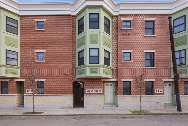 89 Prescott St B, Boston, MA 02128