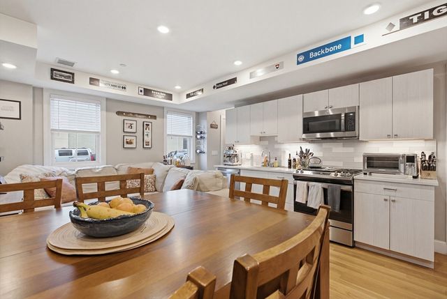 89 Prescott St B, Boston, MA 02128