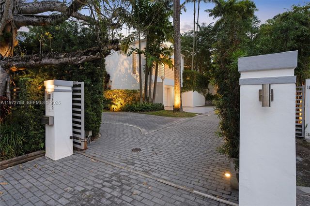 1880 S Bayshore Dr, Miami, FL 33133