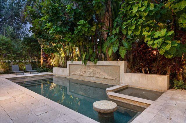 1880 S Bayshore Dr, Miami, FL 33133