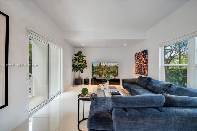 1880 S Bayshore Dr, Miami, FL 33133