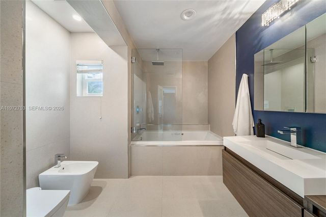 1880 S Bayshore Dr, Miami, FL 33133