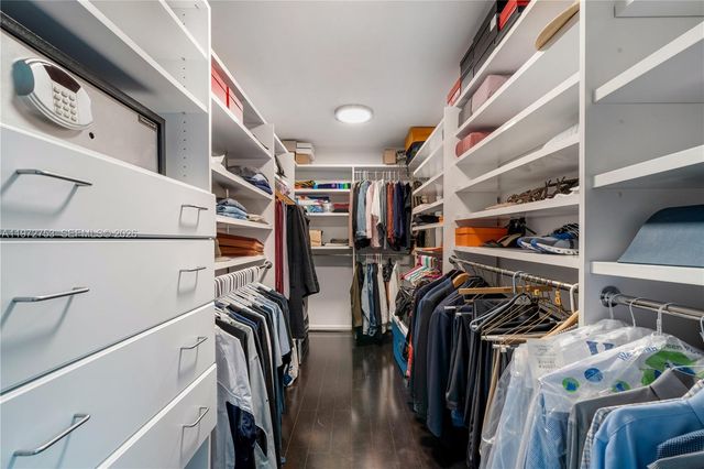 1880 S Bayshore Dr, Miami, FL 33133