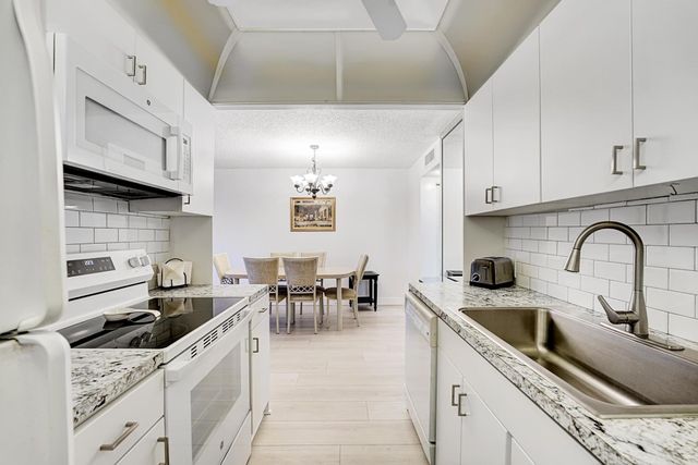 1056 CAMBRIDGE C, Deerfield Beach, FL 33442