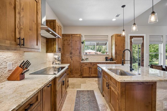 906 Canyon Oak CIR, Marble Falls, TX 78654