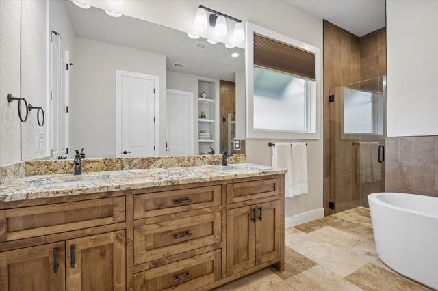 906 Canyon Oak CIR, Marble Falls, TX 78654