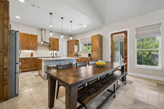 906 Canyon Oak CIR, Marble Falls, TX 78654