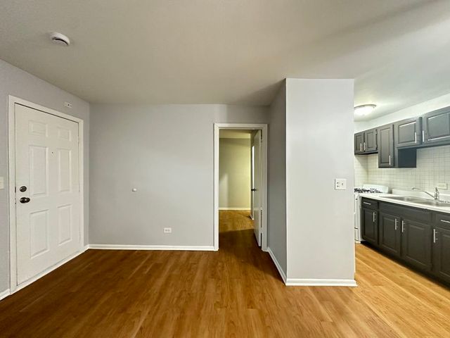 4612 N Beacon Street 3C, Chicago, IL 60640