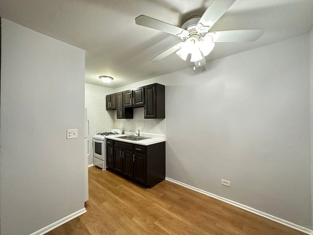 4612 N Beacon Street 3C, Chicago, IL 60640