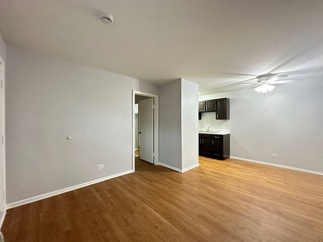 4612 N Beacon Street 3C, Chicago, IL 60640