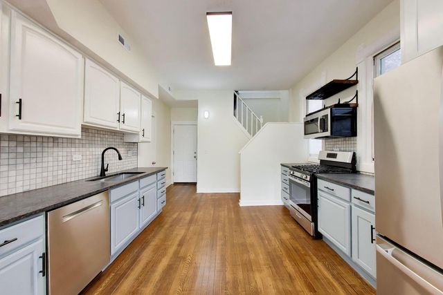 3450 W Diversey Avenue, Chicago, IL 60647