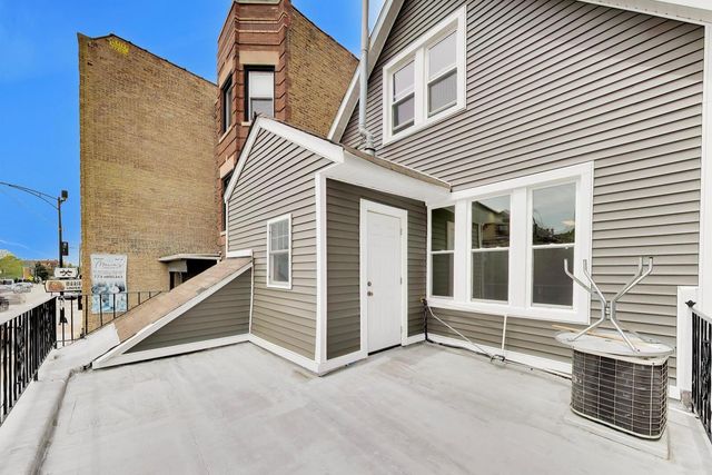 3450 W Diversey Avenue, Chicago, IL 60647