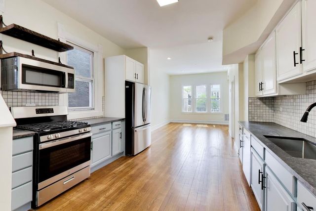 3450 W Diversey Avenue, Chicago, IL 60647