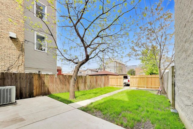 3450 W Diversey Avenue, Chicago, IL 60647