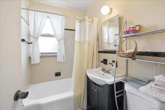 7 Wainwright Avenue 2A, Yonkers, NY 10710