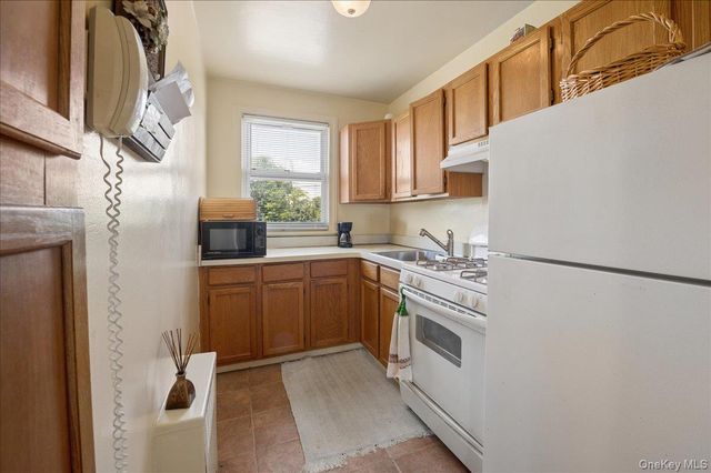 7 Wainwright Avenue 2A, Yonkers, NY 10710