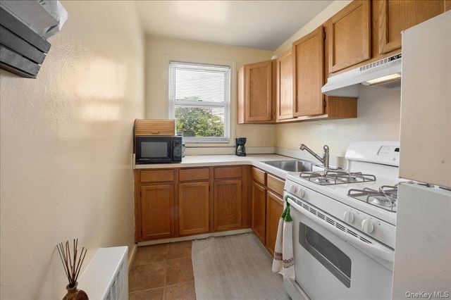 7 Wainwright Avenue 2A, Yonkers, NY 10710