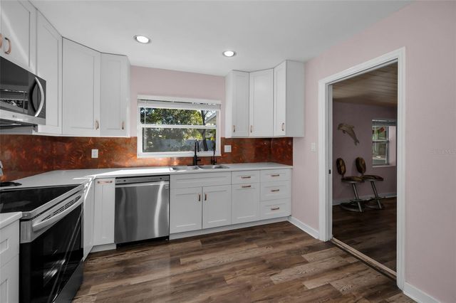 245 GARDEN CIRCLE S, Dunedin, FL 34698