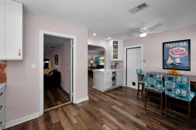 245 GARDEN CIRCLE S, Dunedin, FL 34698