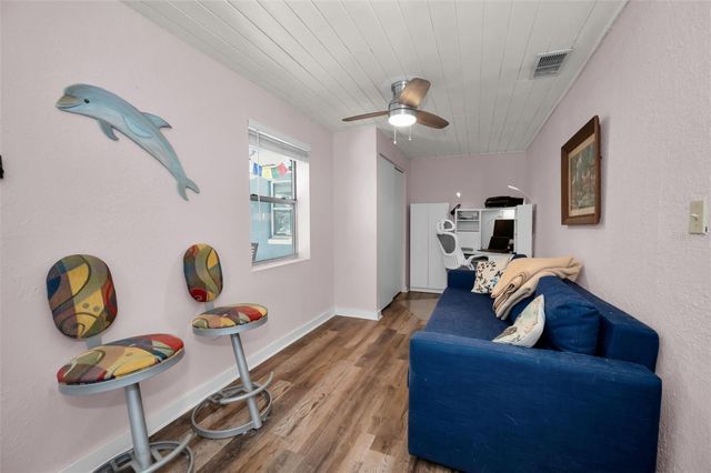 245 GARDEN CIRCLE S, Dunedin, FL 34698