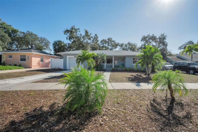 245 GARDEN CIRCLE S, Dunedin, FL 34698
