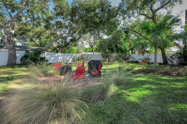 245 GARDEN CIRCLE S, Dunedin, FL 34698