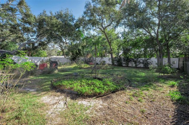 245 GARDEN CIRCLE S, Dunedin, FL 34698