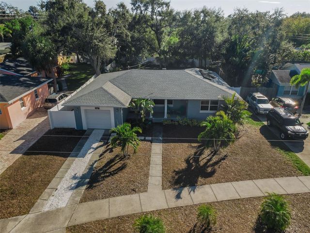 245 GARDEN CIRCLE S, Dunedin, FL 34698