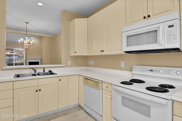 233 Racine Drive Unit 37, Wilmington, NC 28403