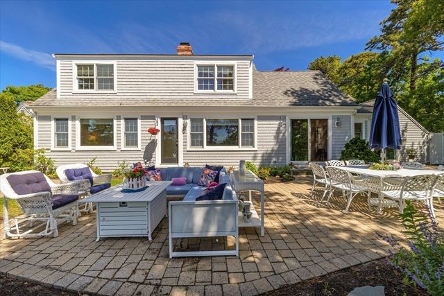 17 Cove Ln, Dennis, MA 02670