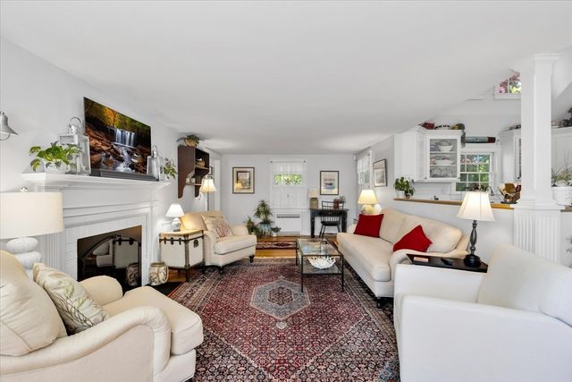 17 Cove Ln, Dennis, MA 02670