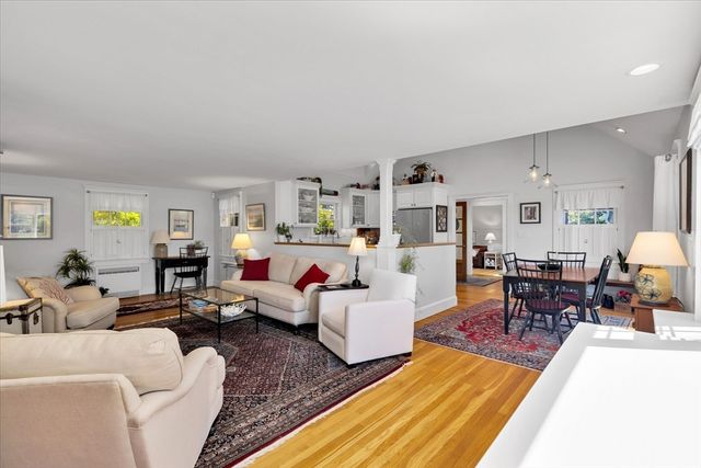 17 Cove Ln, Dennis, MA 02670