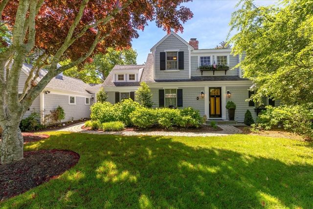 17 Cove Ln, Dennis, MA 02670