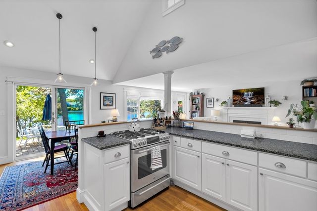 17 Cove Ln, Dennis, MA 02670