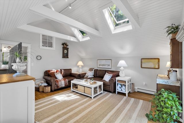17 Cove Ln, Dennis, MA 02670