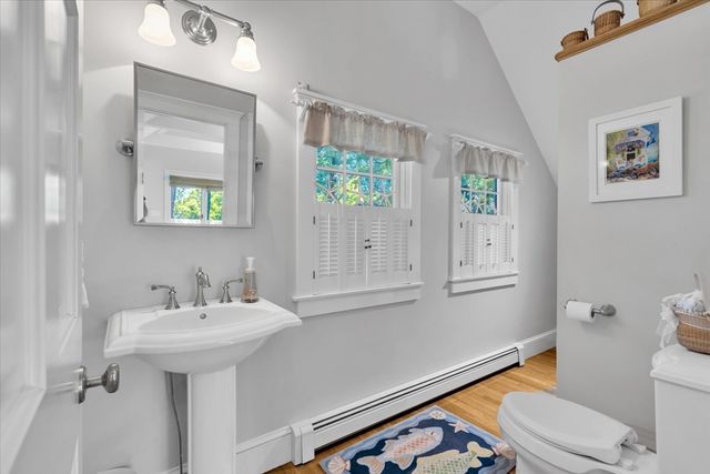 17 Cove Ln, Dennis, MA 02670