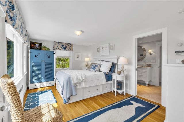 17 Cove Ln, Dennis, MA 02670
