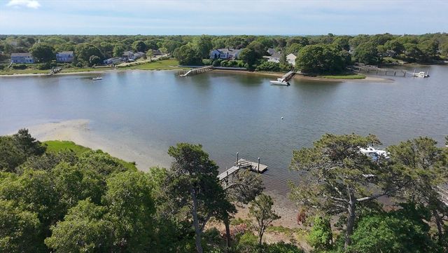 17 Cove Ln, Dennis, MA 02670