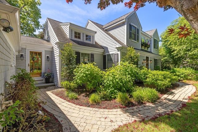 17 Cove Ln, Dennis, MA 02670