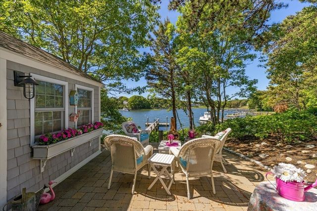 17 Cove Ln, Dennis, MA 02670