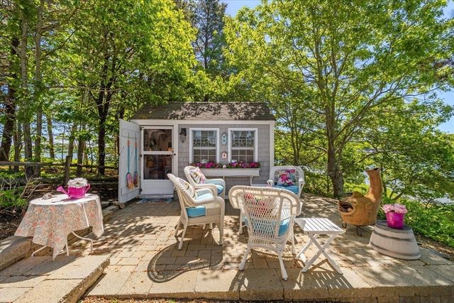 17 Cove Ln, Dennis, MA 02670