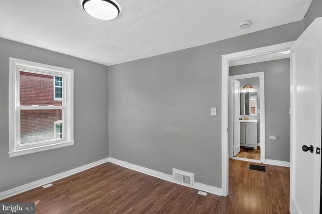 5230 PATRICK HENRY DR, Baltimore, MD 21225