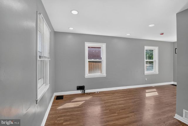 5230 PATRICK HENRY DR, Baltimore, MD 21225