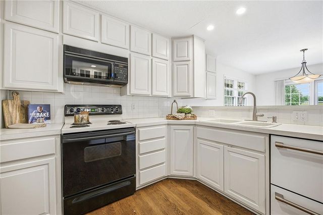 9348 Hardy Drive, Overland Park, KS 66212