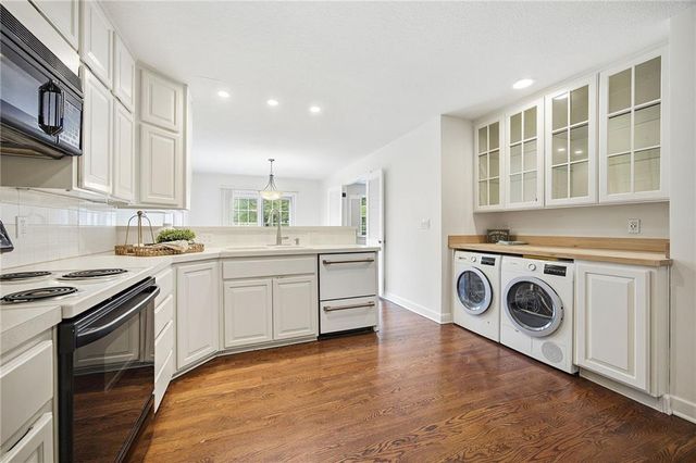 9348 Hardy Drive, Overland Park, KS 66212