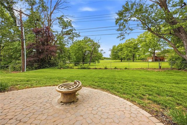 9348 Hardy Drive, Overland Park, KS 66212